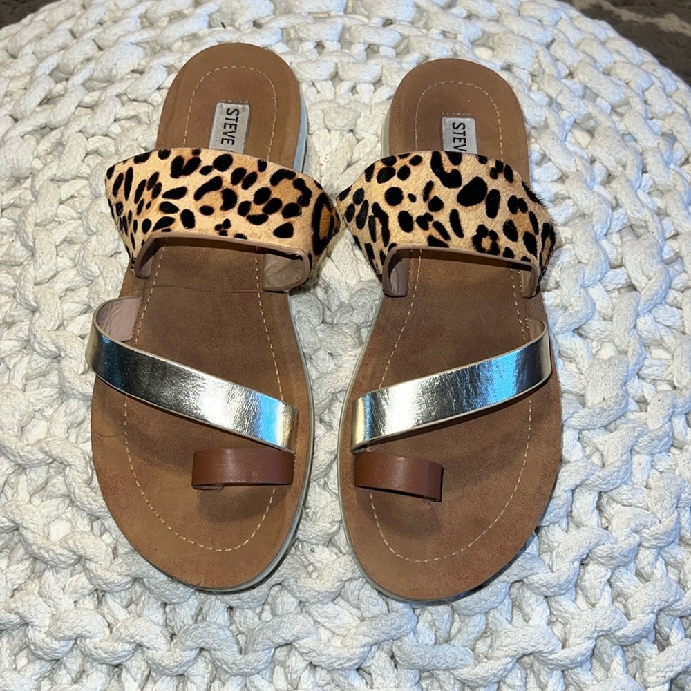 Cute slip on summer sandal!